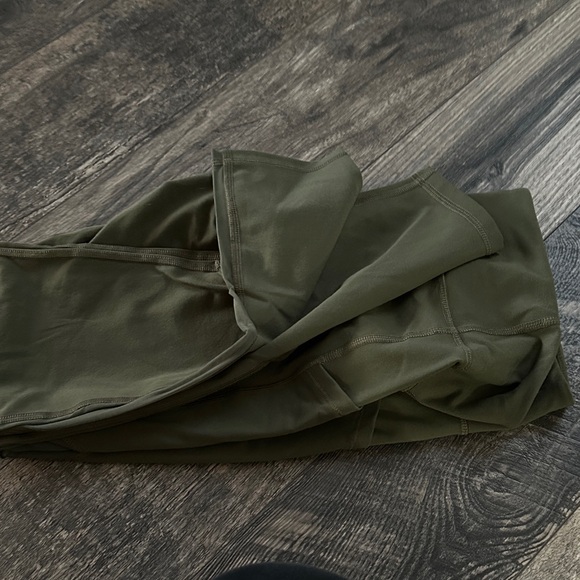 Set of 6 ethos and old navy Leggings Set - Camouflage, Green, and Black - Picture 5 of 15